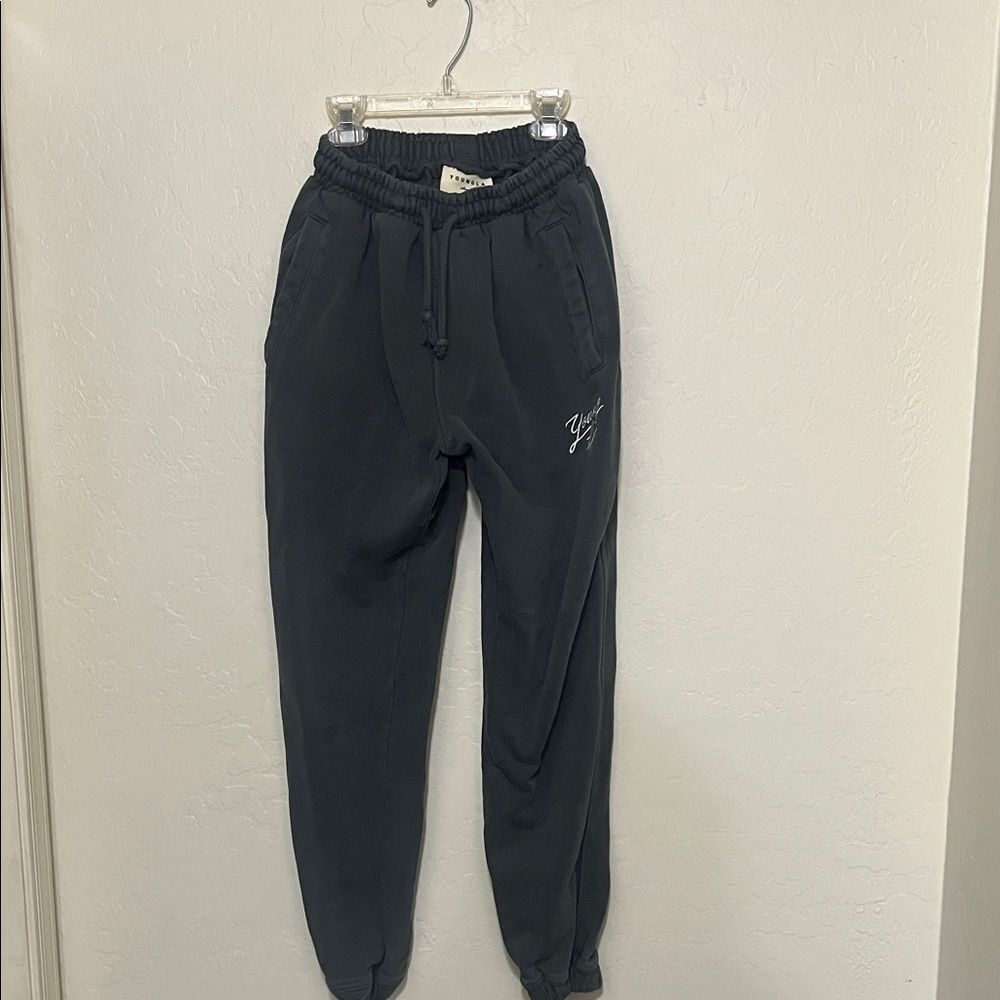 YoungLA Gray Athletic Pockets Jogger Pants
Modern Casual Athleisure Loungewear